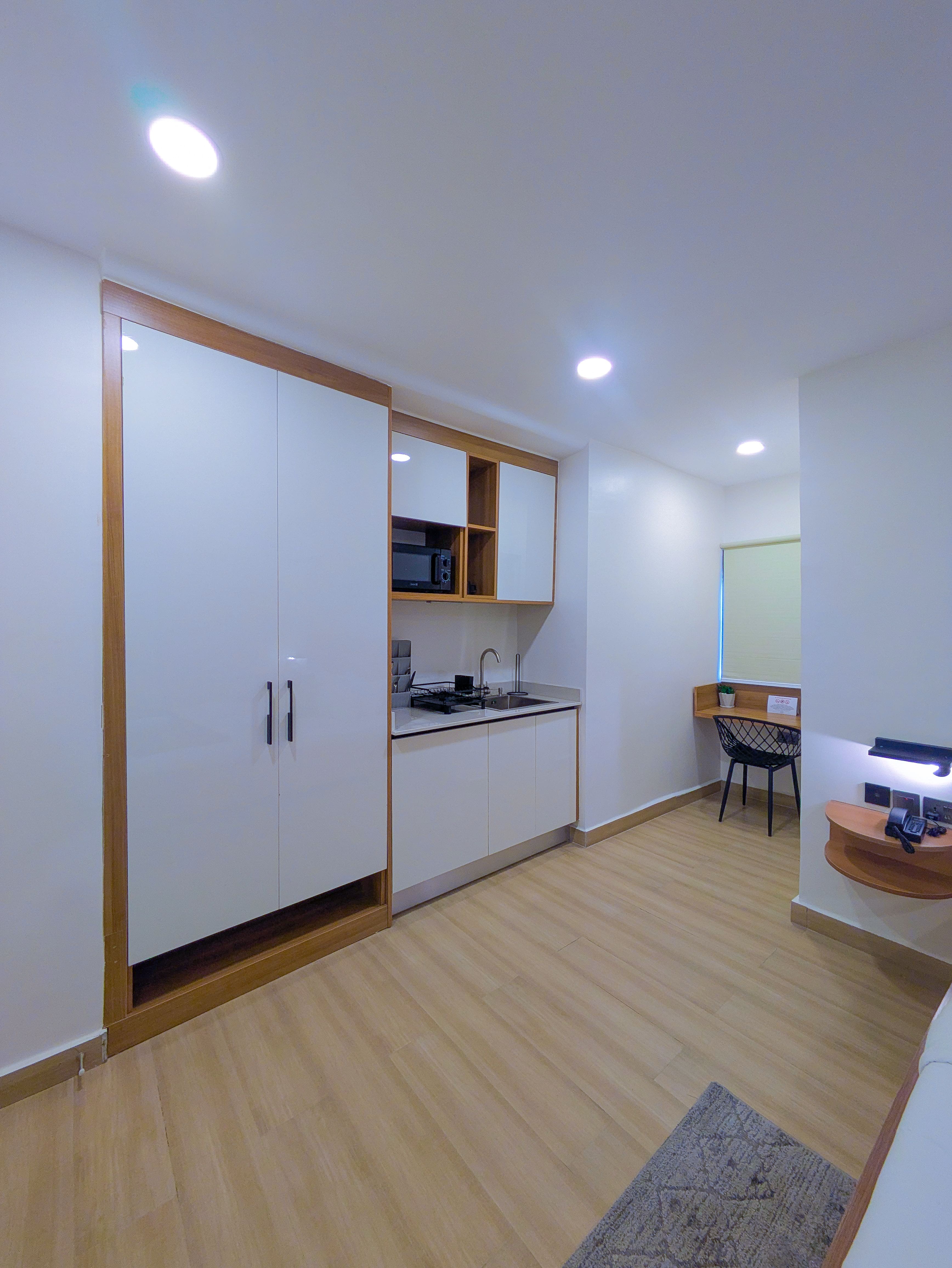 Studio Room 6