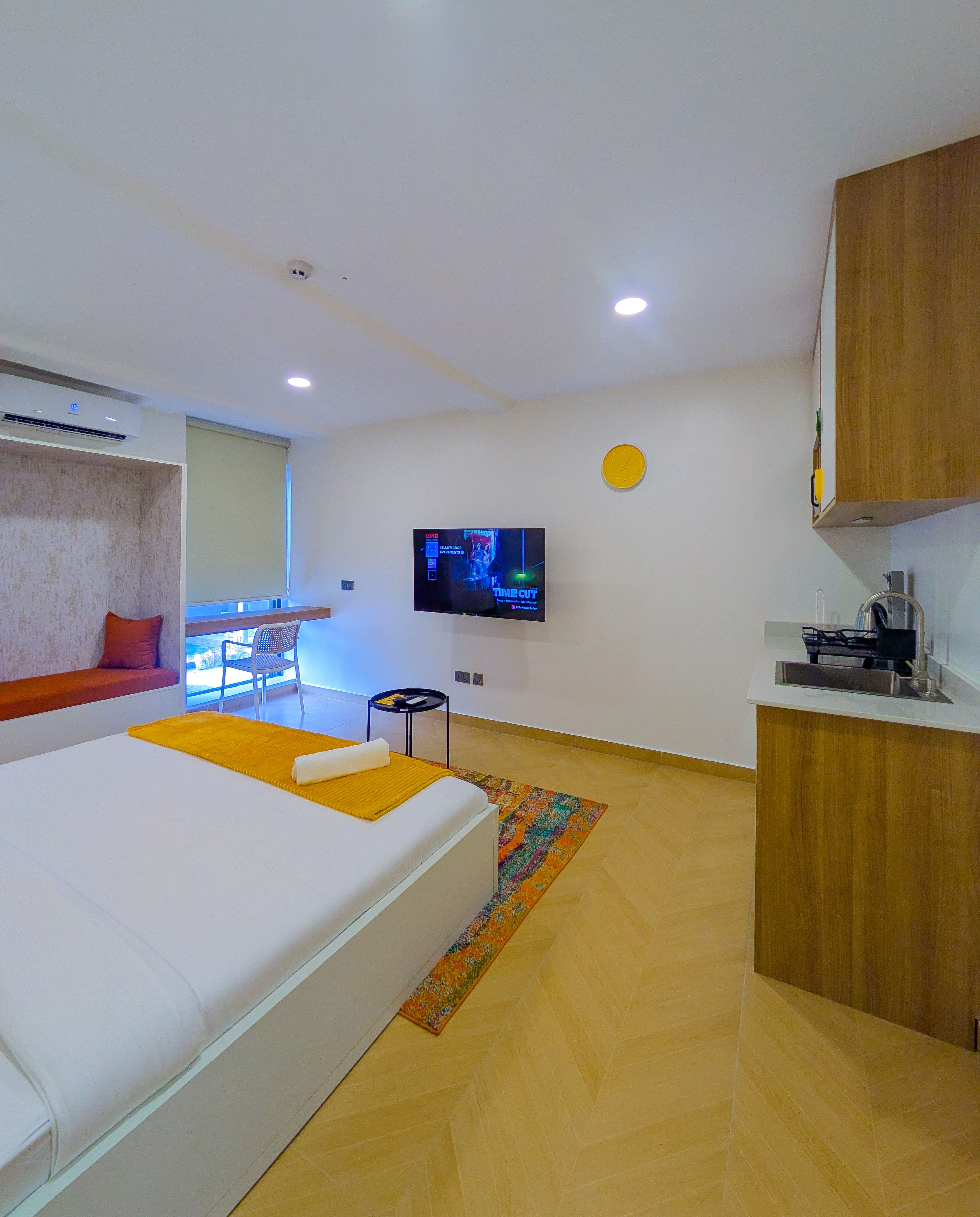 Studio Room 12